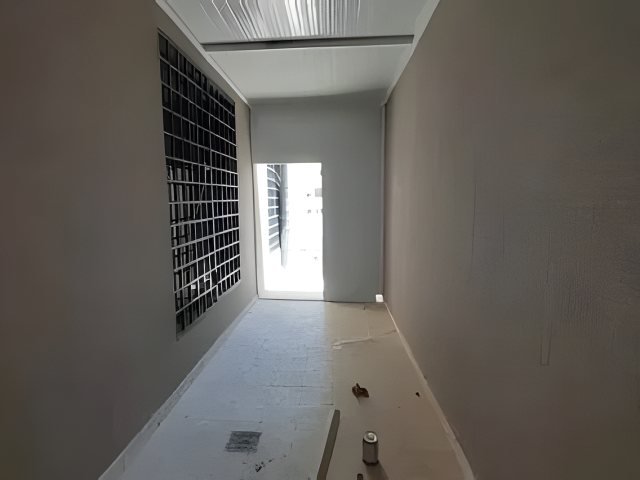مبنى خارجي جاهز بألواح معزولة في موقع التنفيذ في الرياض