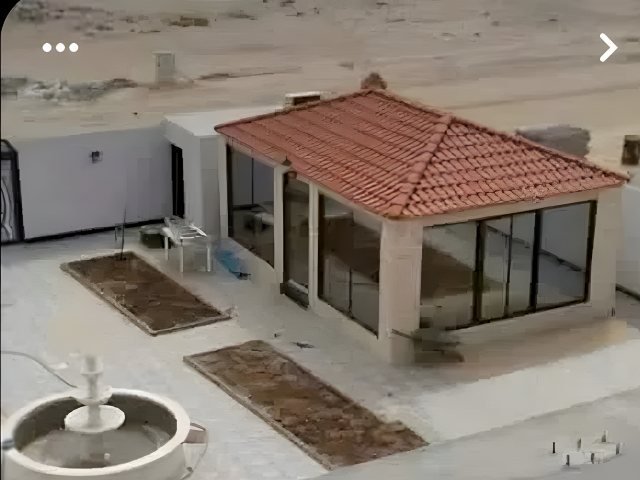 بيت شعر خارجي بقماش عازل وواجهات مجهزة في موقع التنفيذ في الرياض